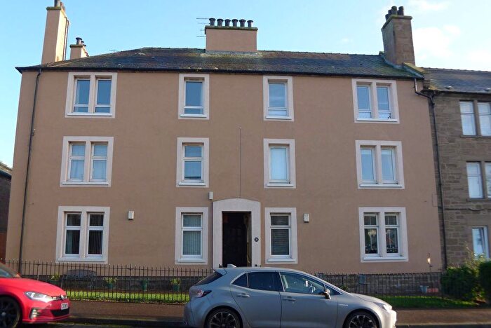 2 Bedroom Flat To Rent In Hospital Street, Dundee, DD3
