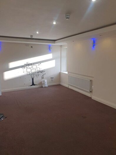 5 Bedroom Terraced House To Rent In Briercliffe Road, Burnley, BB10