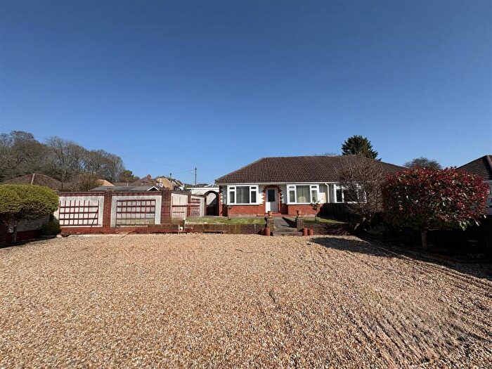 2 Bedroom Semi-Detached Bungalow For Sale In Lovedean Lane, Lovedean, PO8