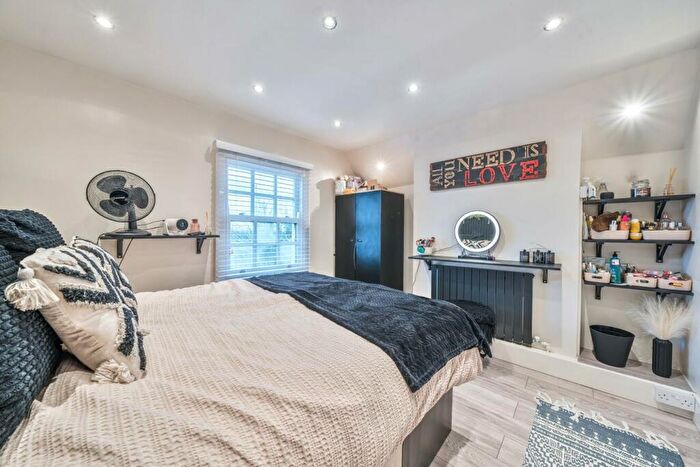 2 Bedroom Terraced House For Sale In Croydon Road, Keston, BR2