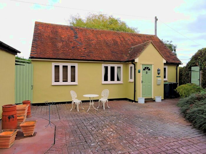 1 Bedroom Detached Bungalow To Rent In Glandfields Farm, Chelmsford Road, Felsted, CM6