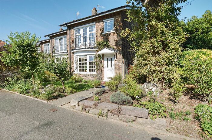 3 Bedroom Semi Detached House For Sale In Chelsea Close, Bexhill-On-Sea, TN40