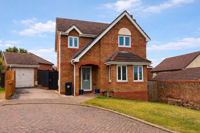 4 Bedroom Detached House For Sale In Penmere Drive, Pentire, TR7