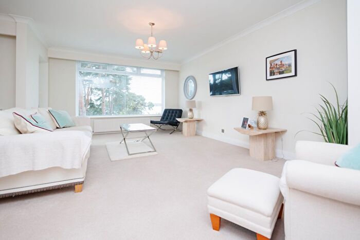 2 Bedroom Flat To Rent In Brudenell Road, Poole, BH13
