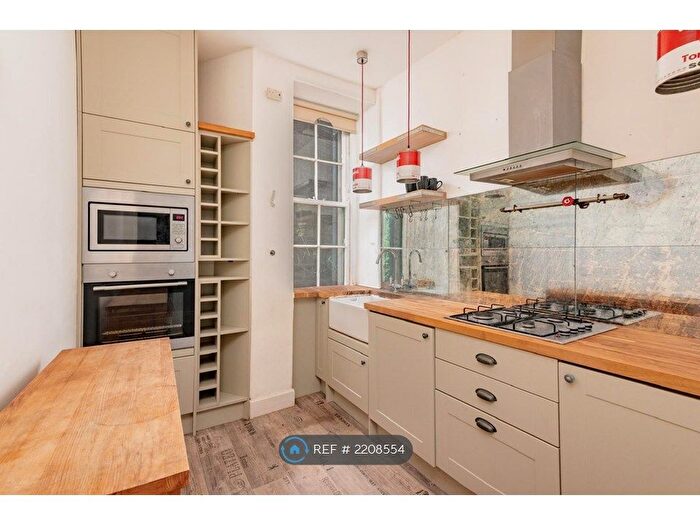 2 Bedroom Flat To Rent In Perth Road, Dundee, DD1