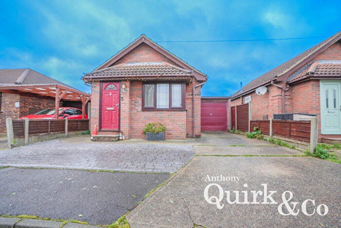 2 Bedroom Detached Bungalow For Sale In Heilsburg Road, Canvey Island, SS8