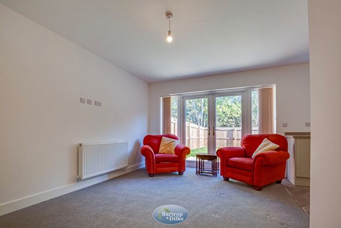 2 Bedroom Semi-Detached Bungalow For Sale In Hewer Drive, Costhorpe, S81