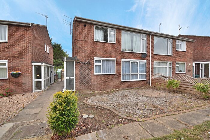 2 Bedroom Flat To Rent In Conifer Rise, Northampton, NN3