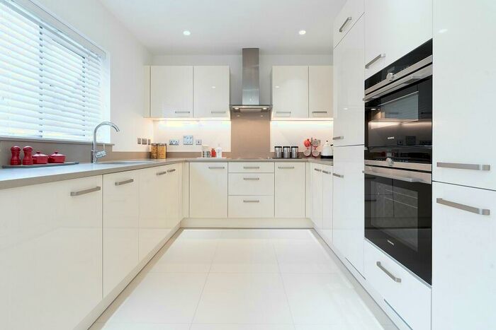2 Bedroom Retirement Property For Sale In Millway Lodge, Great Alne Park, Woodland Drive, Alcester, Warwickshire, B49