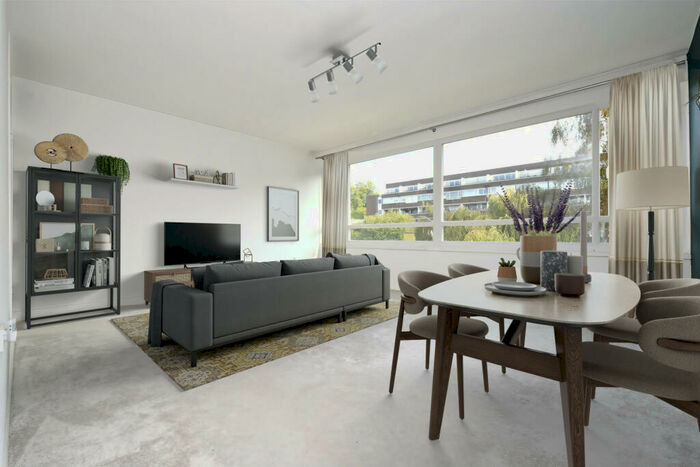 2 Bedroom Duplex For Sale In Handel Lodge, Fair Acres, Bromley, Kent, BR2