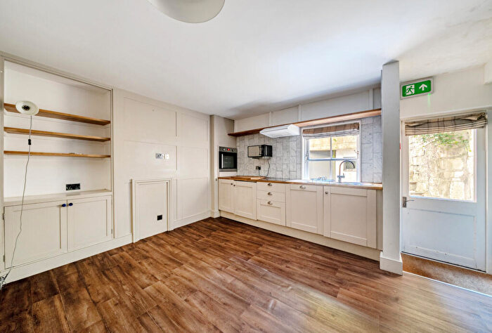 1 Bedroom Apartment For Sale In Nelson Place East, Bath, BA1