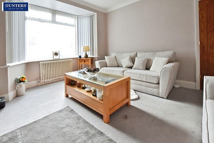 3 Bedroom Semi-Detached House For Sale In Abbots Road, Scunthorpe, DN17
