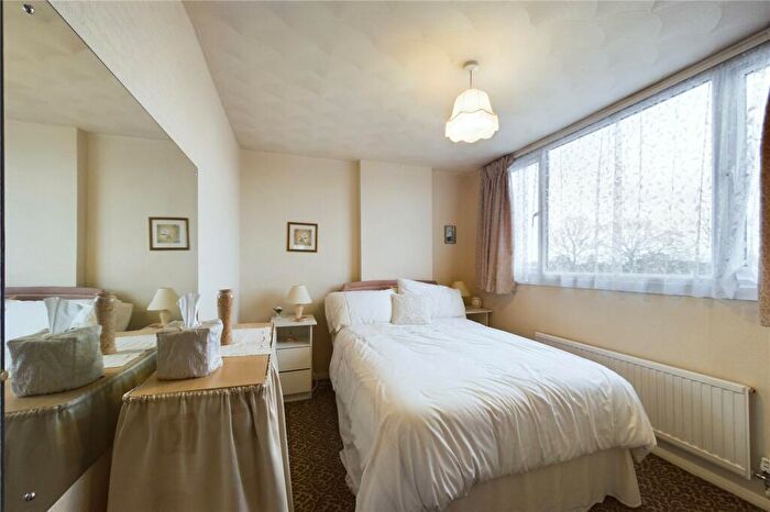 3 Bedroom Semi-Detached House For Sale In Warborough Avenue, Tilehurst, Reading, Berkshire, RG31