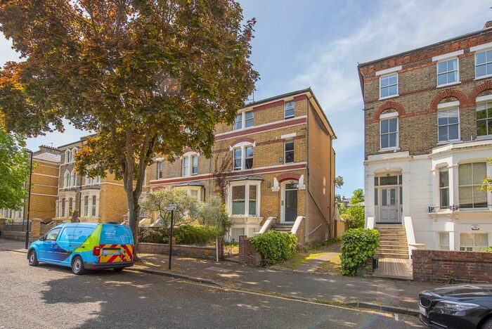 2 Bedroom Flat To Rent In Macaulay Road, London, SW4