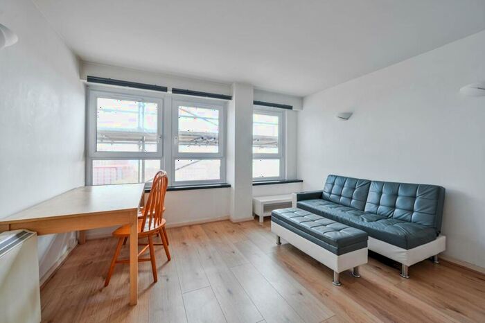 1 Bedroom Flat To Rent In Calderwood Street, Woolwich, London, SE18