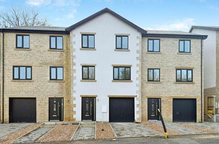 4 Bedroom Property To Rent In Tockholes Road, Darwen, BB3