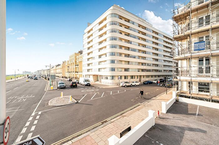 2 Bedroom Flat For Sale In Kings Road, Brighton, BN1
