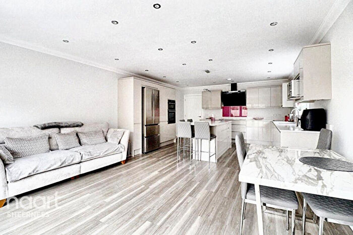 5 Bedroom Bungalow For Sale In Barton Hill Drive, Minster, ME12