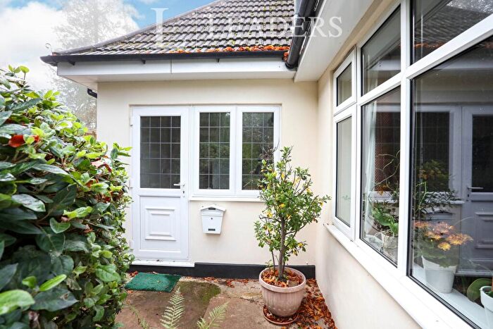 Studio To Rent In Grange Road, Leatherhead, KT22