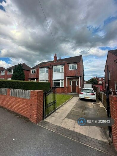 3 Bedroom Semi-Detached House To Rent In Ring Road, Leeds, LS15