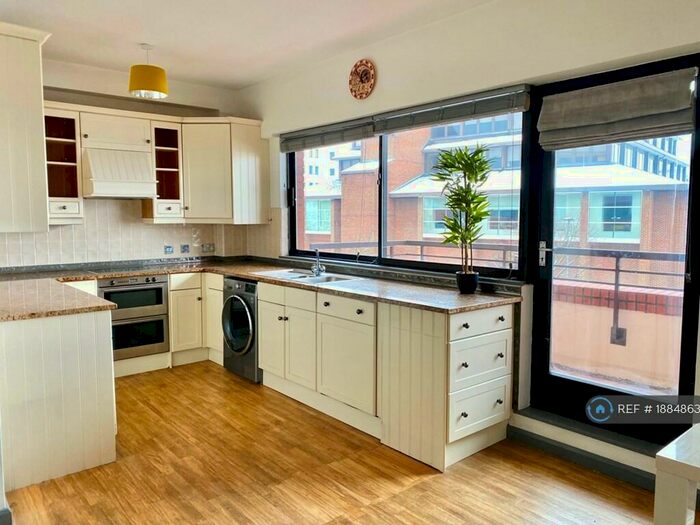 1 Bedroom Flat To Rent In Selborne Court, Reading, RG1