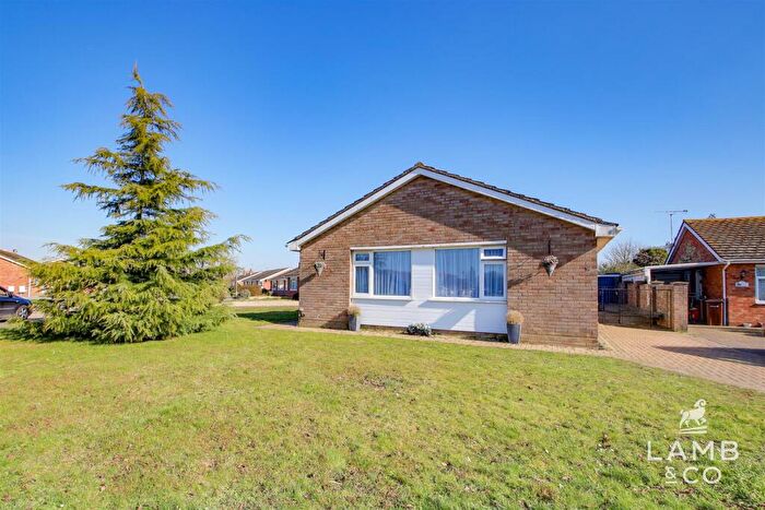 3 Bedroom Detached Bungalow For Sale In Longfields, St. Osyth, Clacton-On-Sea, CO16