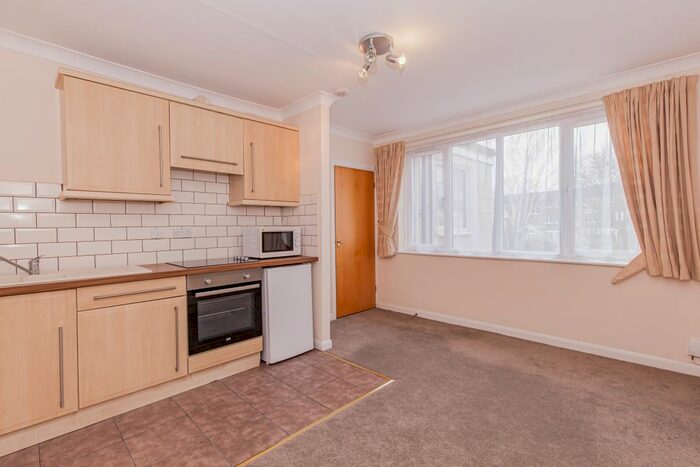 1 Bedroom Flat To Rent In Silkdale Close, Cowley, Oxford, OX4