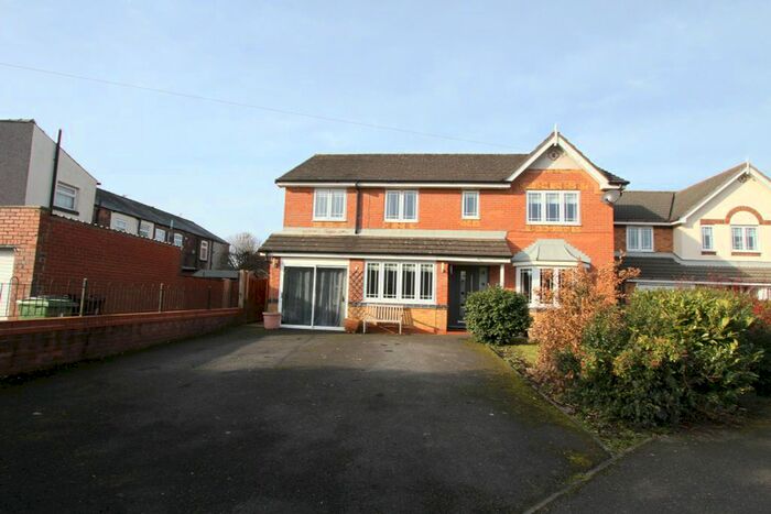 5 Bedroom Detached House To Rent In York Road, Ashton-In-Makerfield, Wigan, WN4