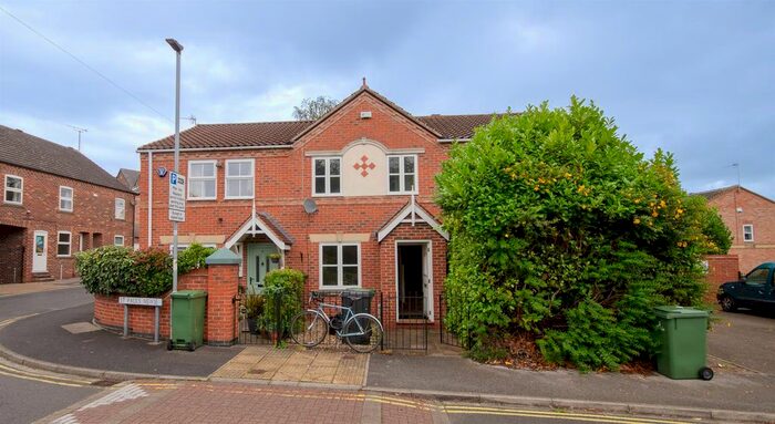 2 Bedroom Terraced House To Rent In St. Pauls Mews, Holgate, York, Br, YO24