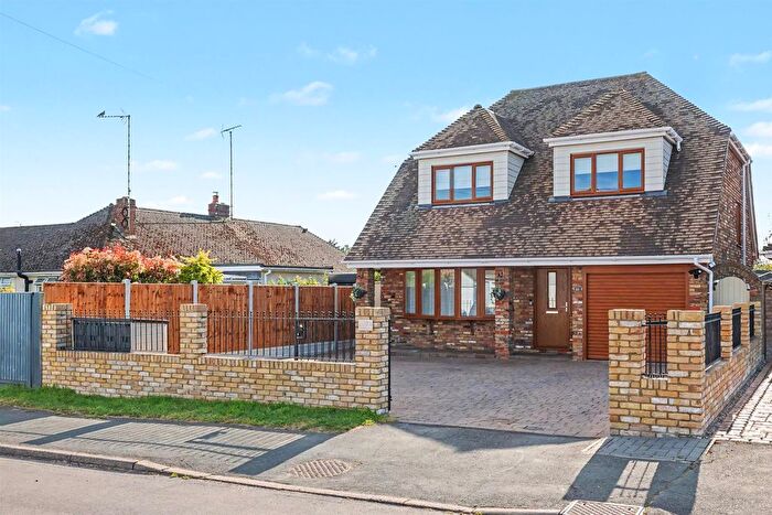 4 Bedroom Detached House For Sale In Leamington Road, Hockley, SS5