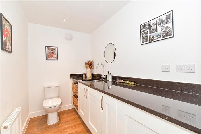 4 Bedroom Detached House For Sale In Squires Grove, Eastergate, Chichester, West Sussex, PO20