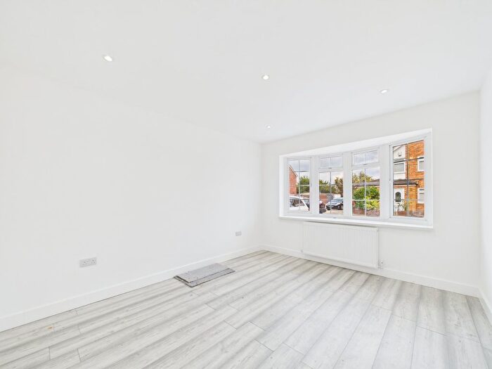4 Bedroom Semi-Detached House To Rent In Stoke Road, Rainham, RM13