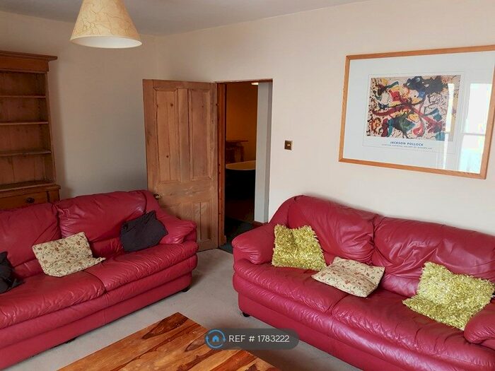 1 Bedroom Flat To Rent In Gaol Road, Stafford, ST16