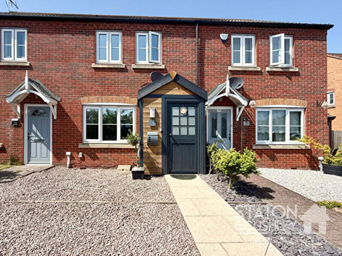 3 Bedroom Terraced House For Sale In Oakfield Row, Mansfield, NG20