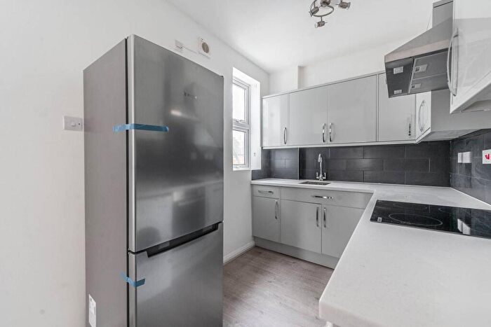 2 Bedroom Flat To Rent In Bridge Street, Pinner, HA5