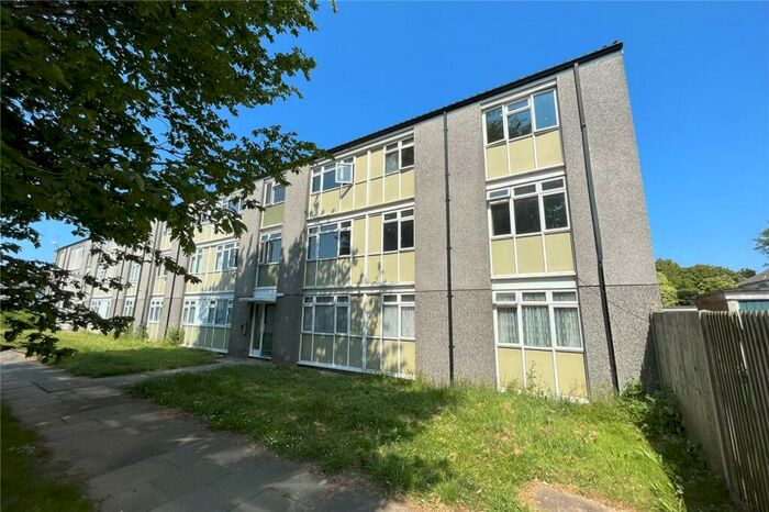 2 Bedroom Apartment To Rent In Hawkhurst Walk, Furnace Green, Crawley, West Sussex, RH10