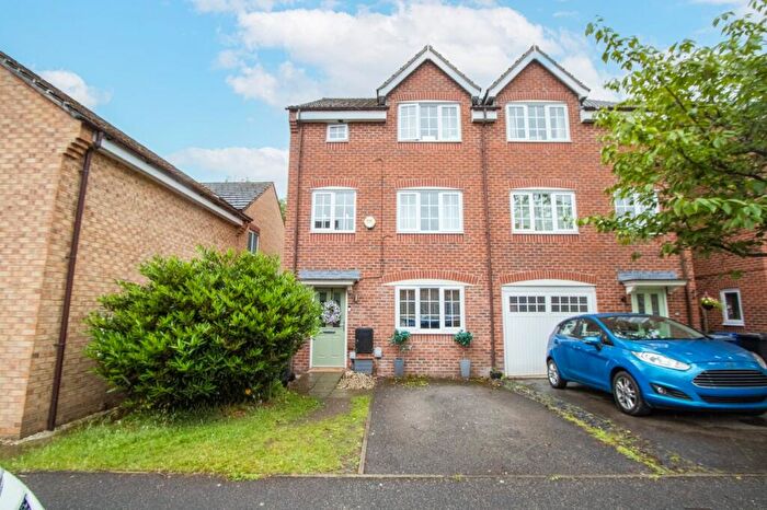 4 Bedroom Semi-Detached House For Sale In Cornflower Drive, Bessacarr, Doncaster, DN4