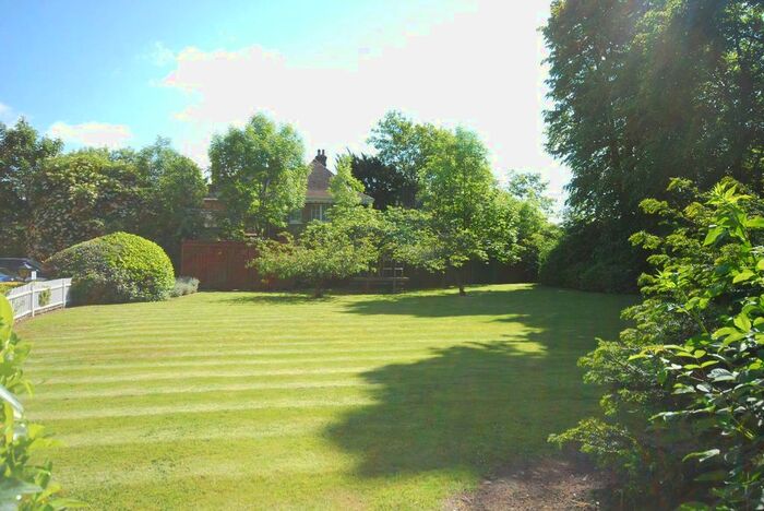 2 Bedroom Flat To Rent In West Hill, West Hill, London, SW15