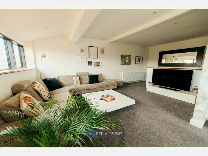 2 Bedroom Flat To Rent In Richmond Hill, Bristol, BS8