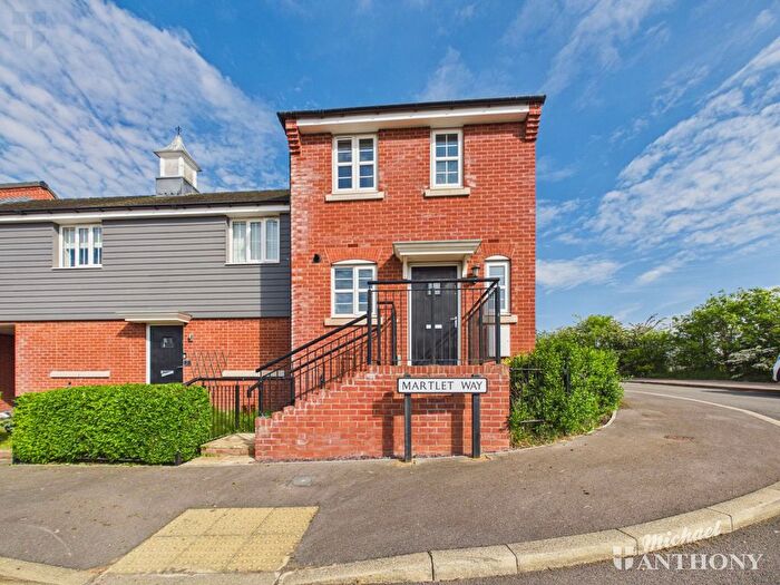 2 Bedroom End Of Terrace House For Sale In Martlet Way, Aylesbury, HP18