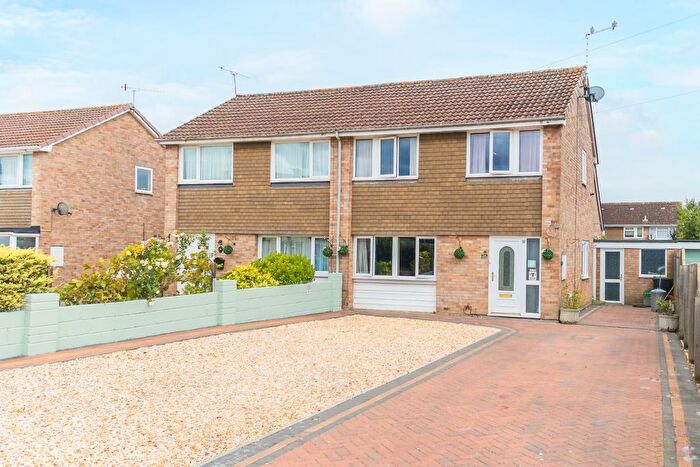 3 Bedroom Semi-Detached House For Sale In Ridgemead, Calne, Wiltshire, SN11