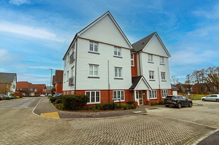 1 Bedroom Flat For Sale In Mulberry Walk, Fleet, GU51