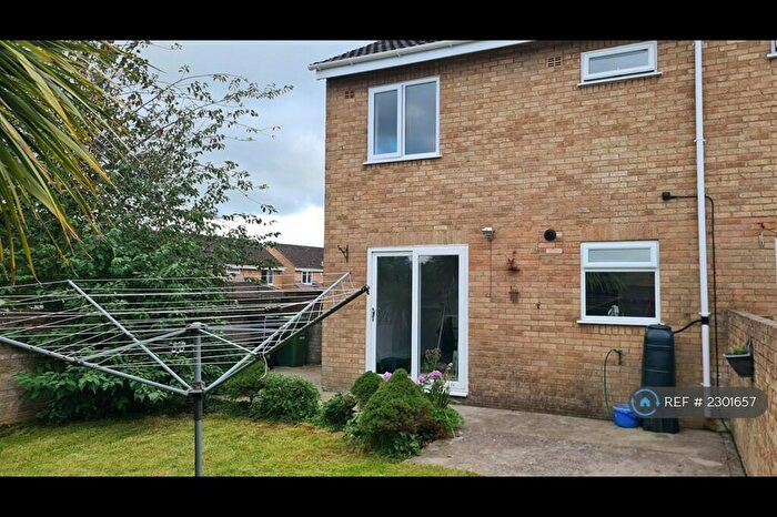 3 Bedroom Semi-Detached House To Rent In Waterford Park, Radstock, BA3