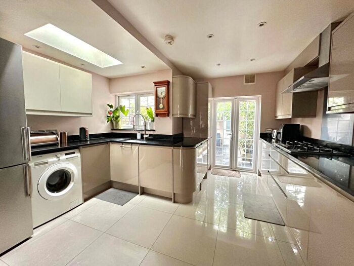 4 Bedroom Terraced House For Sale In Bradgate Road, Catford, Lewisham, London, SE6