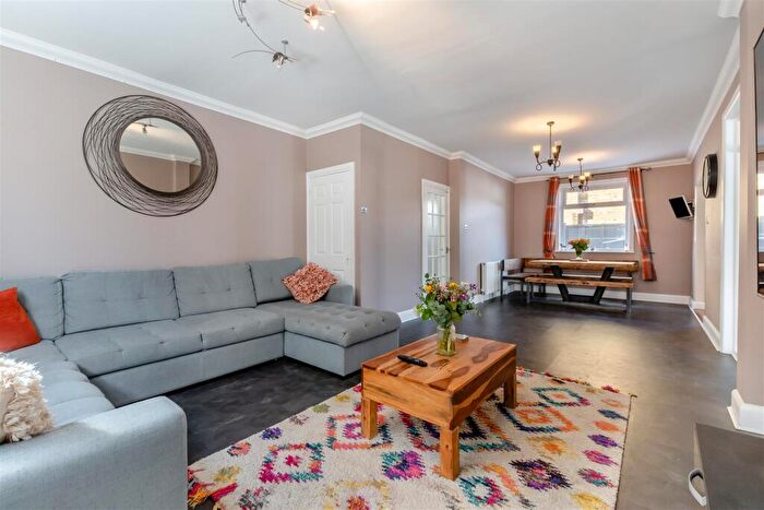 4 Bedroom Detached House For Sale In Marion Crescent, Maidstone, ME15