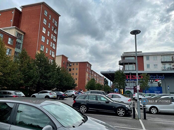 2 Bedroom Flat To Rent In Englefield House, Reading, RG30