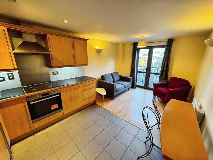 1 Bedroom Flat To Rent In City Walk, Leeds, West Yorkshire, LS11