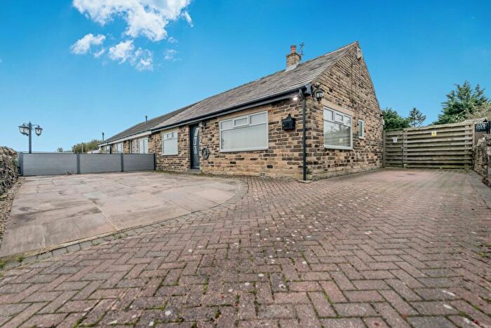 3 Bedroom Bungalow For Sale In All Alone Road, Idle, Bradford, BD10