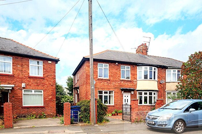 2 Bedroom Flat To Rent In Tintern Crescent, Heaton, Newcastle Upon Tyne, NE6