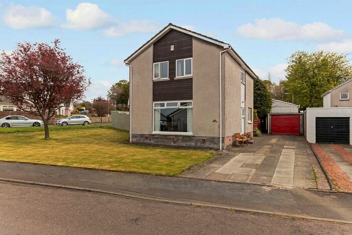 4 Bedroom Detached House For Sale In Upper Kinneddar, Saline, KY12